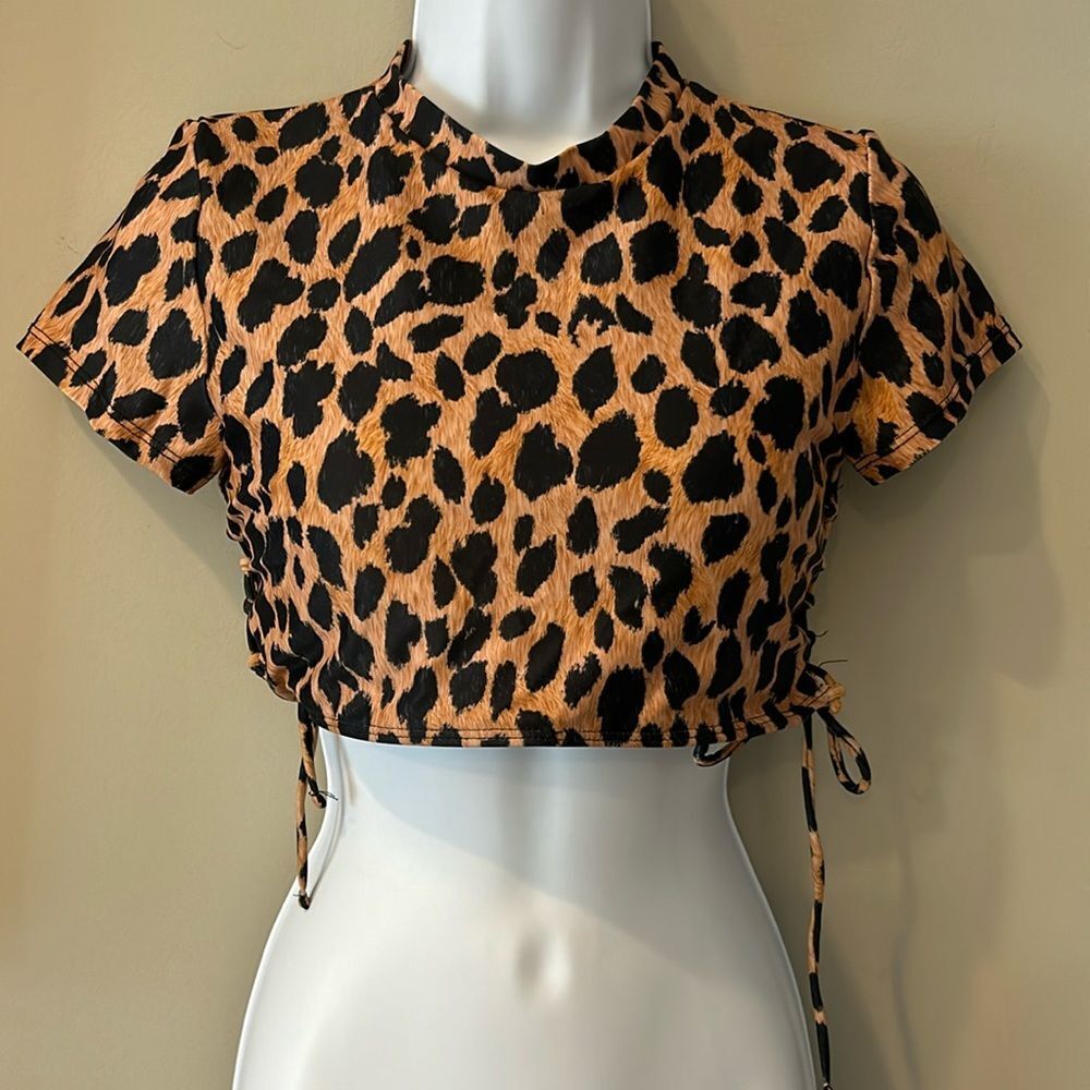SHEIN Women's Cheetah Print Short Sleeveless Mock Turtleneck Side Tie Crop Top M